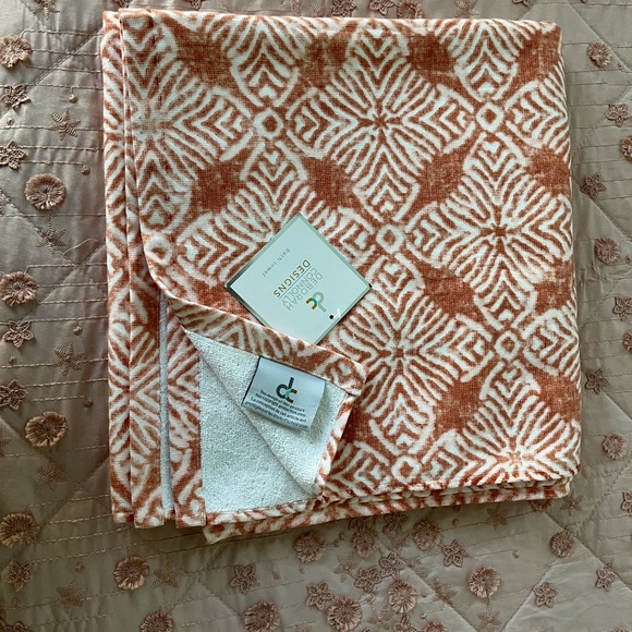 Deborah Connolly Designs Bath Towel - Picture 6 of 7